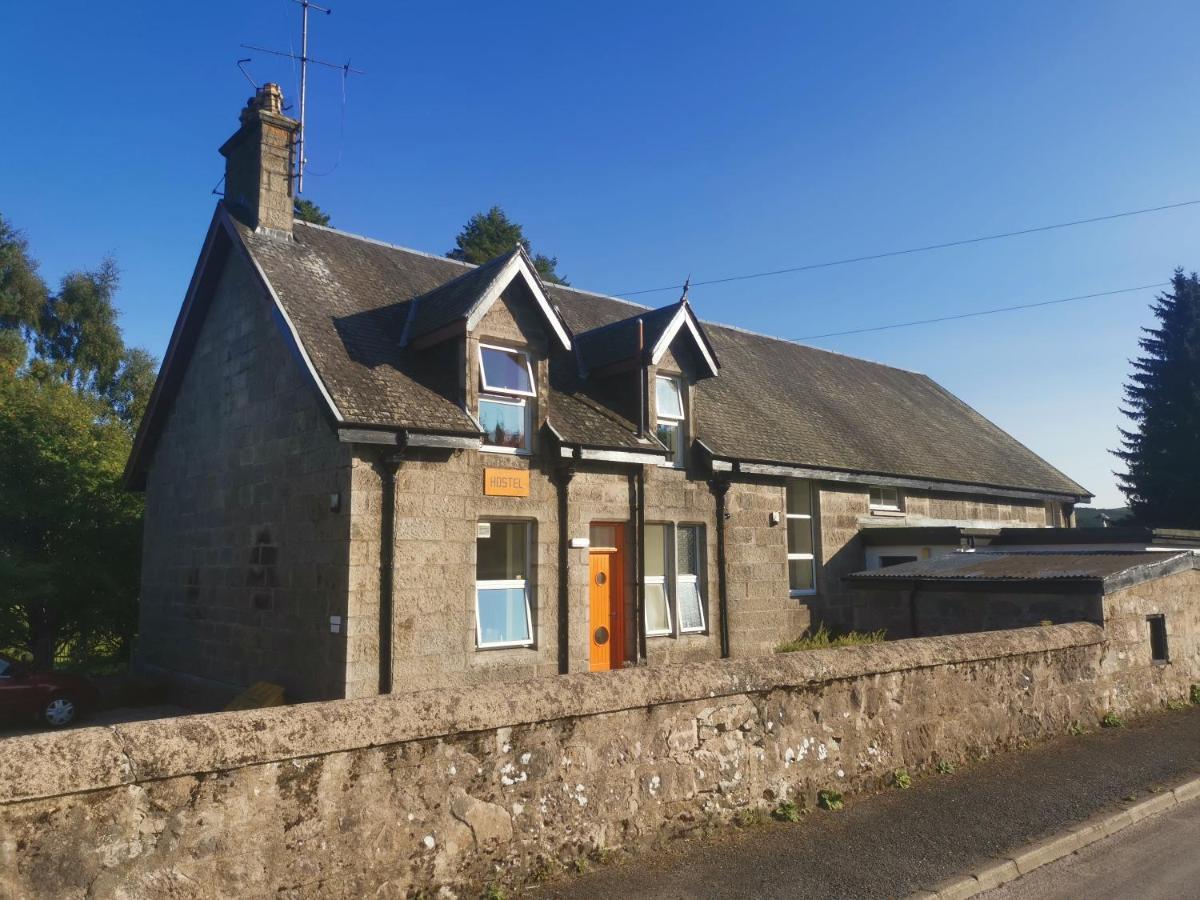Dalwhinnie Old School Hostel Exterior photo